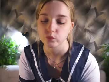 girl cute monic